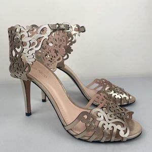 Klub Nico Heels Size 37 / 8 Champagne Gold Metallic Bride Formal Laser Cut Moxie